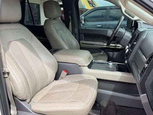 Used 2018 Ford Expedition Max Limited w/ Equipment Group 301A RWD image 28