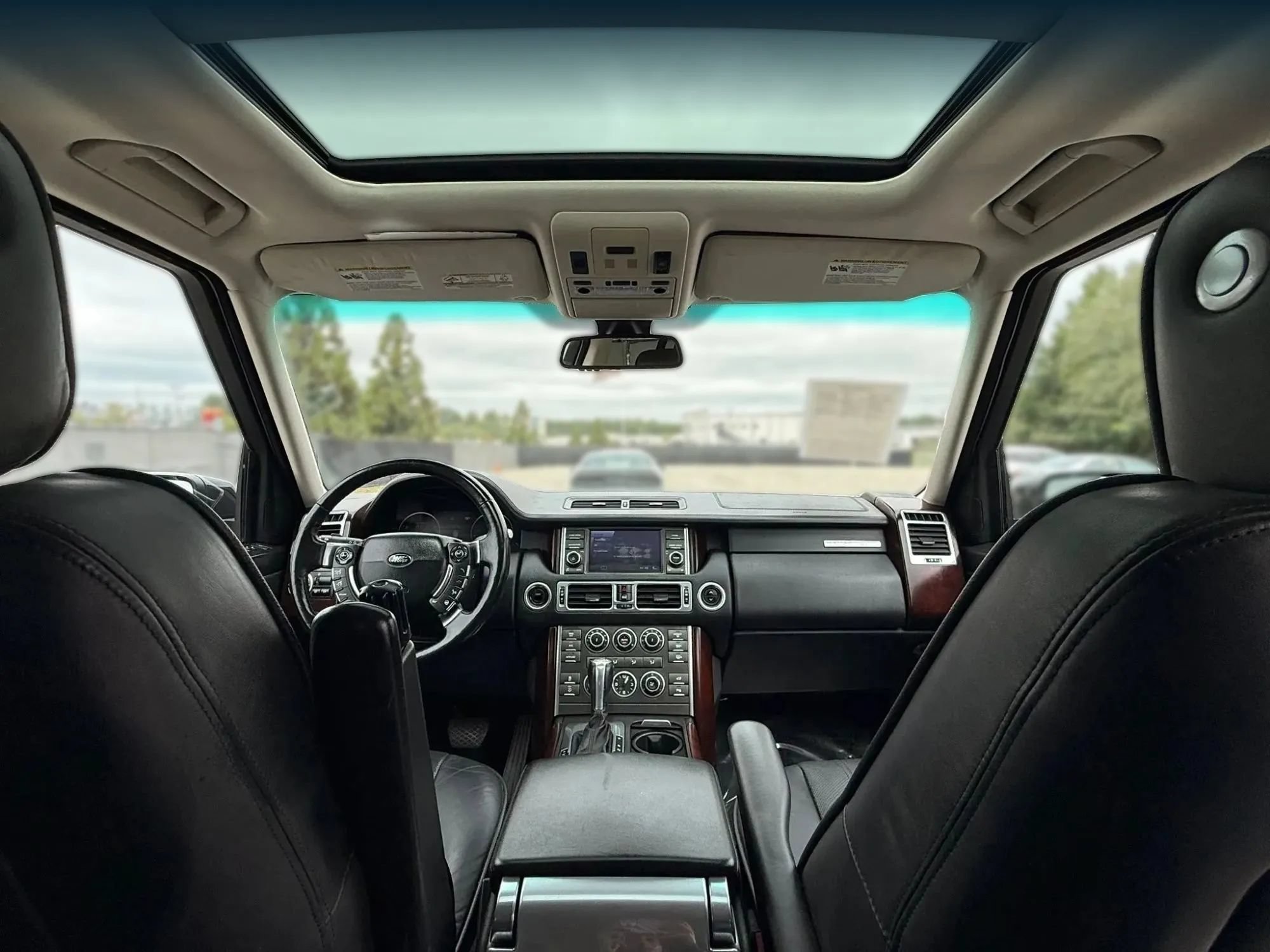 Used 2011 Land Rover Range Rover HSE LUX AWD/4WD image 23