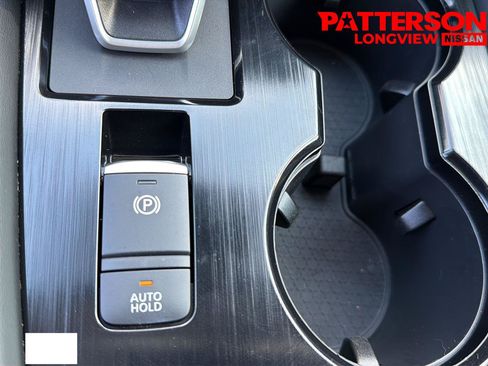 Used 2025 Nissan Rogue Platinum w/ Platinum Premium Package FWD image 13