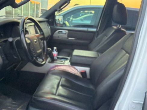 Used 2015 Ford Expedition XLT w/ Equipment Group 202A RWD image 9