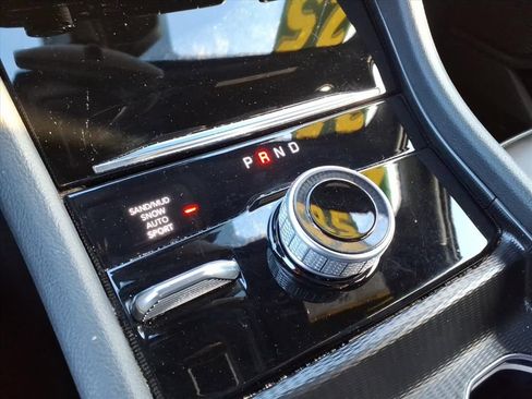 Certified 2025 Jeep Grand Cherokee L Limited w/ Black Appearance Package image 19