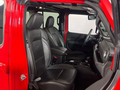 Used 2023 Jeep Wrangler Unlimited Sahara w/ Cold Weather Group image 30