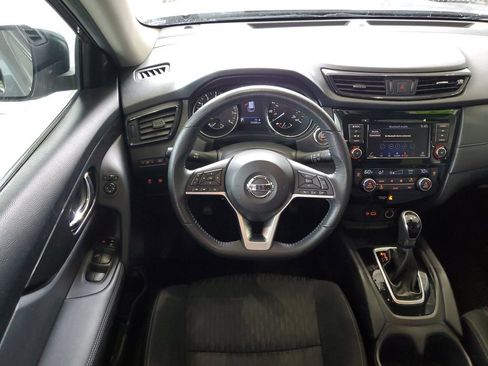 Used 2019 Nissan Rogue SV FWD image 13