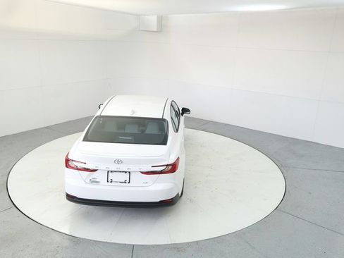 Used 2025 Toyota Camry LE AWD/4WD image 15