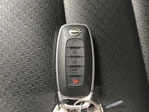 Used 2024 Nissan Rogue SV w/ SV Premium Package AWD/4WD image 32