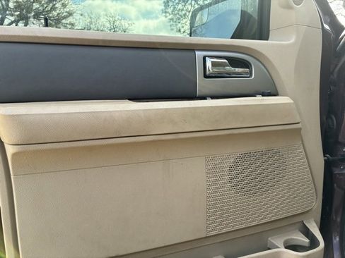 Used 2012 Ford Expedition XLT image 10
