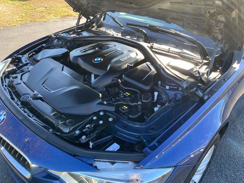 Used 2018 BMW 330i xDrive Sedan w/ Premium Package image 45
