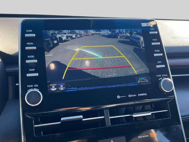 Certified 2022 Toyota Avalon XLE w/ Moonroof Package FWD image 33