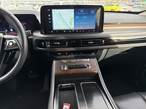 Used 2025 Lincoln Aviator Reserve w/ Equipment Group 201A image 28