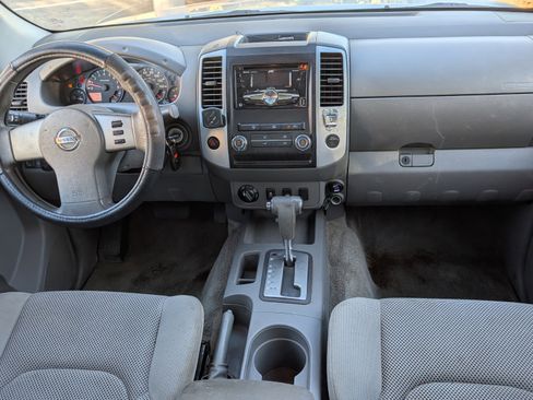 Used 2012 Nissan Frontier SV image 14