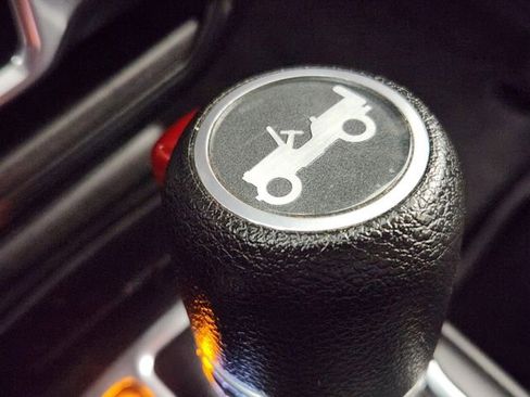 Used 2019 Jeep Wrangler Unlimited Sport S AWD/4WD image 23