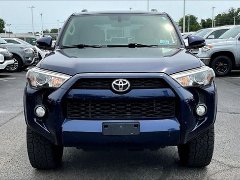 Used 2019 Toyota 4Runner SR5 Premium AWD/4WD image 2