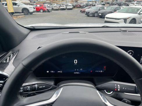 Used 2025 Chevrolet Equinox LT image 28