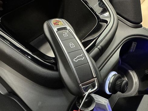 Certified 2025 Porsche Cayenne image 45