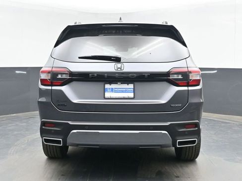 New 2026 Honda Pilot Touring image 9