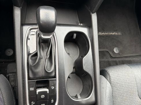 Used 2019 Hyundai Santa Fe SEL image 25