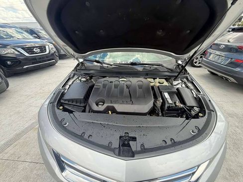 Used 2018 Chevrolet Impala LT FWD image 13