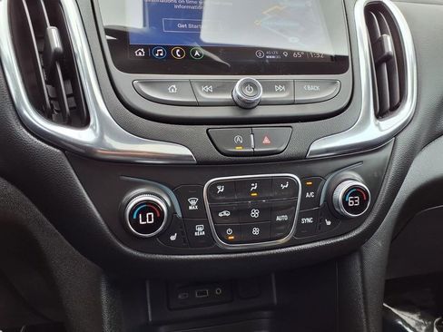 Used 2022 Chevrolet Equinox LT FWD image 9