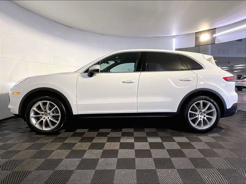 Certified 2021 Porsche Cayenne AWD/4WD image 2