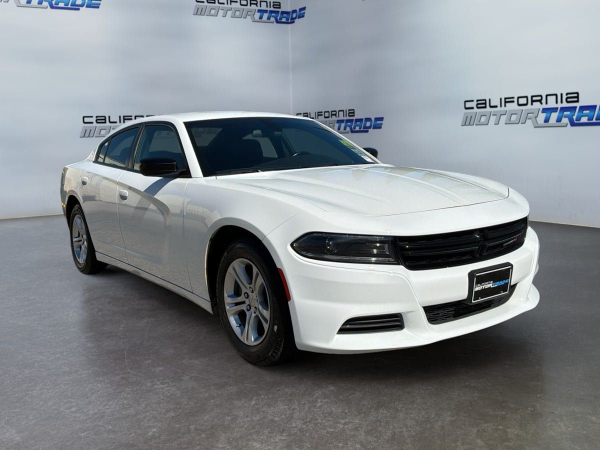 Used 2023 Dodge Charger SXT RWD image 3