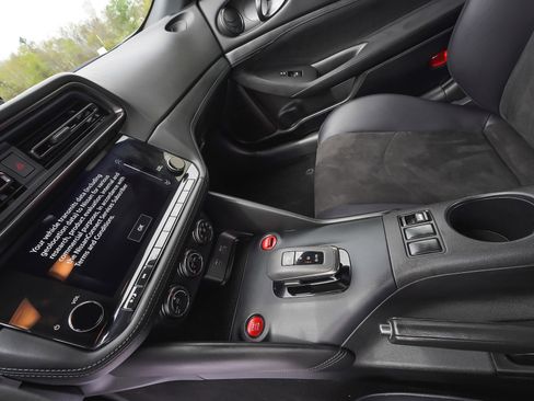 Used 2025 Nissan Z NISMO w/ Floor Mat Package RWD image 27