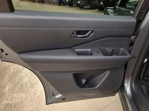 Certified 2025 Nissan Pathfinder SV w/ SV Premium Package FWD image 13