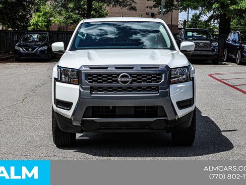 Used 2025 Nissan Frontier SV RWD image 11