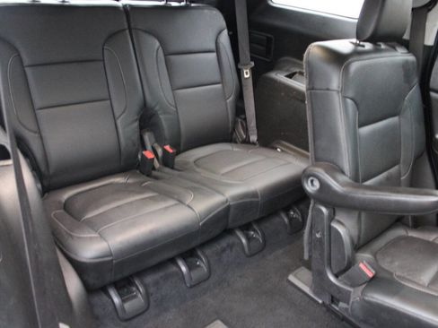 Used 2017 GMC Acadia SLT image 7