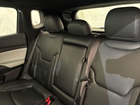 Used 2025 Jeep Compass Limited AWD/4WD image 11