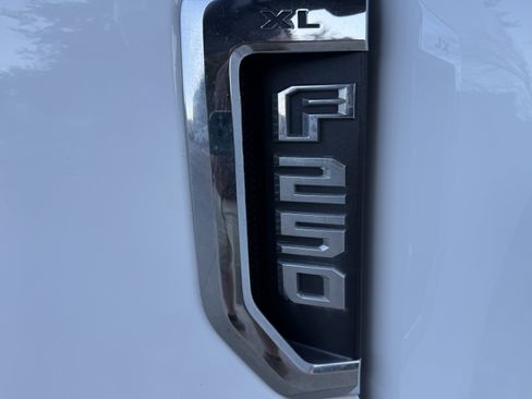 Used 2020 Ford F250 XL w/ Power Equipment Group image 38