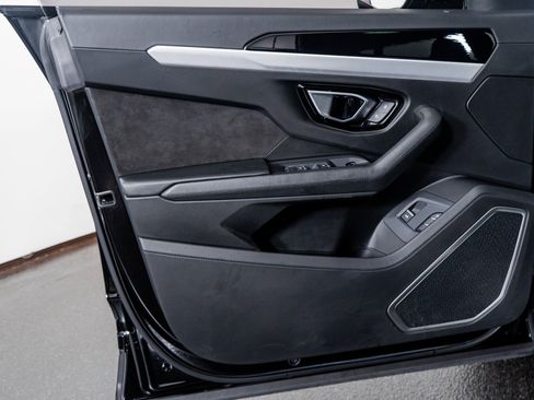 Used 2021 Lamborghini Urus image 49