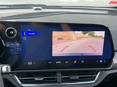 Used 2025 Chevrolet Equinox EV LT FWD image 20