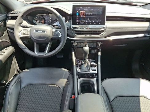 Used 2023 Jeep Compass Latitude w/ Sun and Sound Group AWD/4WD image 15