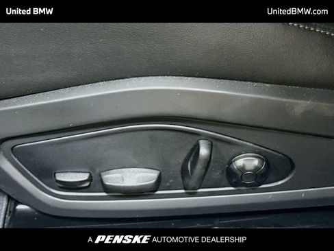 Used 2023 Porsche Taycan RWD image 11