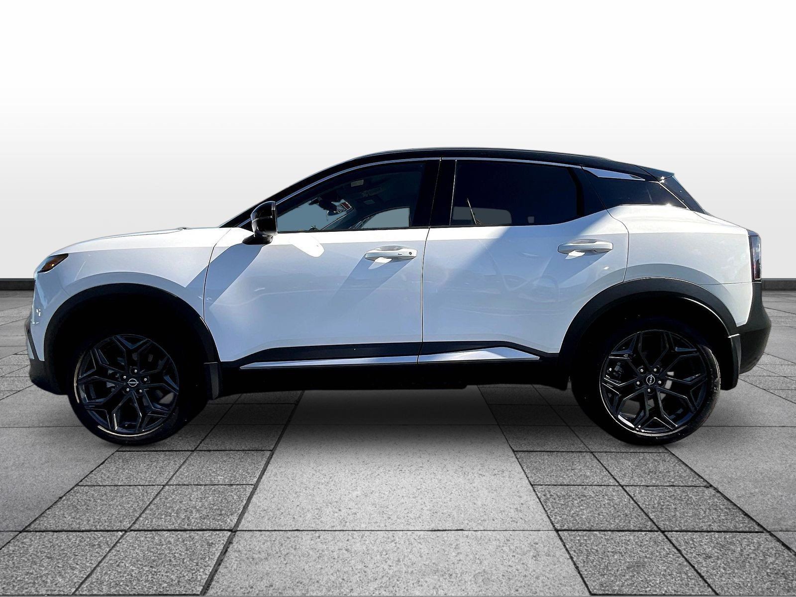 Certified 2026 Nissan Kicks SR w/ Cold Weather Package AWD/4WD image 8