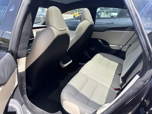 Used 2024 Tesla Model S AWD/4WD image 10