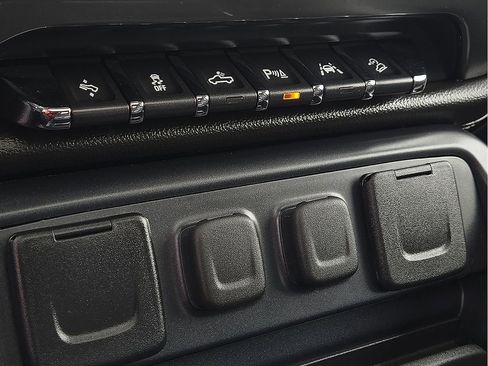 Used 2017 Chevrolet Silverado 1500 LTZ Z71 w/ LTZ Plus Package image 13