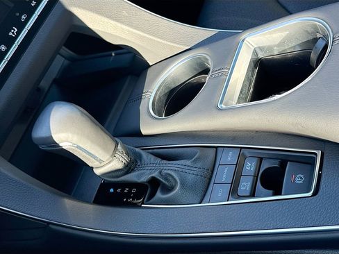 Used 2021 Toyota Avalon Limited image 21