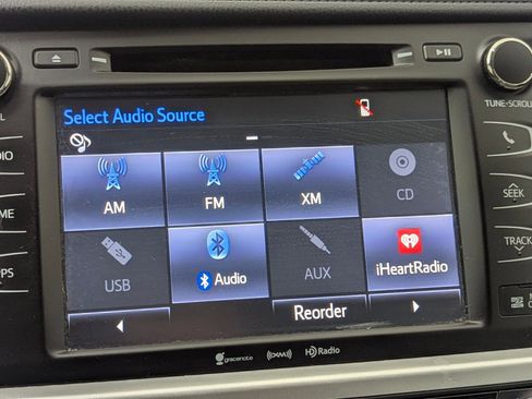 Used 2019 Toyota Highlander XLE image 25