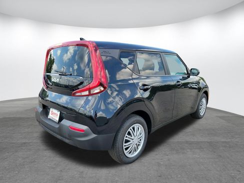 Used 2022 Kia Soul LX FWD image 18