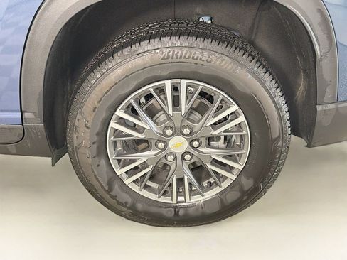 Used 2026 Chevrolet Traverse LT w/ Driver Confidence Package FWD image 32