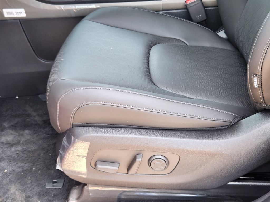 New 2026 Kia Carnival FWD image 8