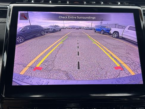Used 2022 Jeep Grand Cherokee Overland RWD image 13