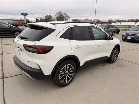 Certified 2024 Ford Escape SE FWD image 5