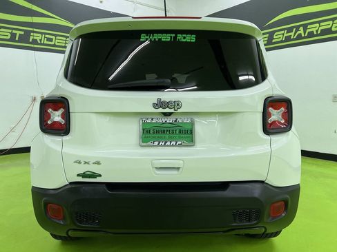 Used 2023 Jeep Renegade Latitude AWD/4WD image 8