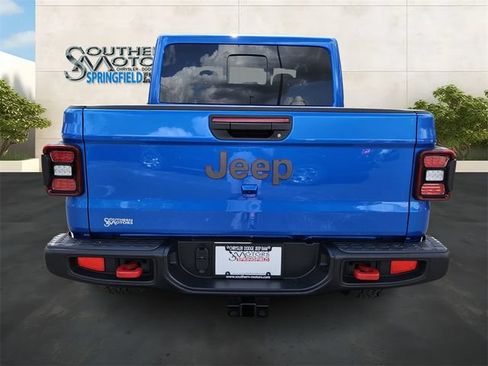 New 2026 Jeep Gladiator Rubicon w/ Steel Power Dome Hood Package AWD/4WD image 4