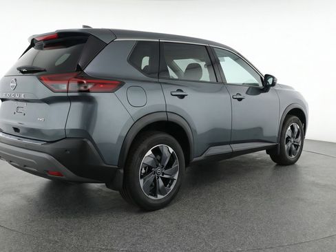 Used 2025 Nissan Rogue SV AWD/4WD image 9