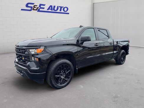 Used 2024 Chevrolet Silverado 1500 Custom image 1