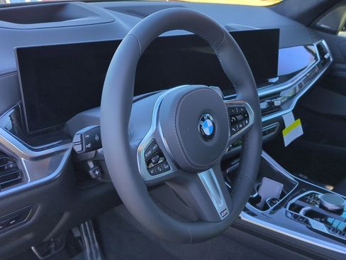 Used 2026 BMW X7 xDrive40i AWD/4WD image 16