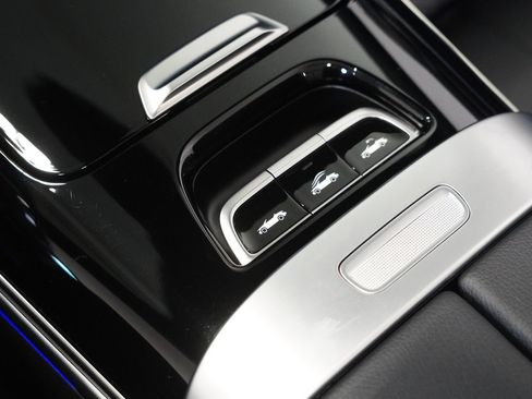Certified 2025 Mercedes-Benz CLE 450 4MATIC Cabriolet image 29